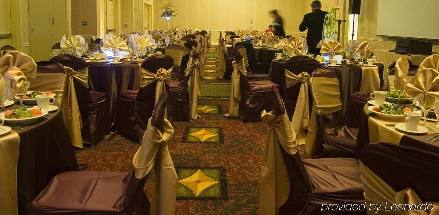 فندق هيلتون جاردن إن دالاس فريسكو المطعم الصورة